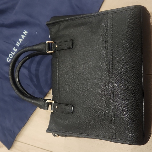 Handbag - Picture 10 of 12